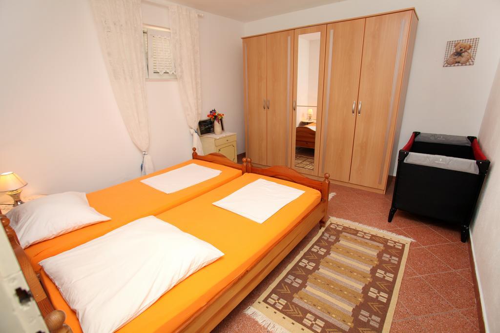 Apartments Jasmin Трогир Экстерьер фото